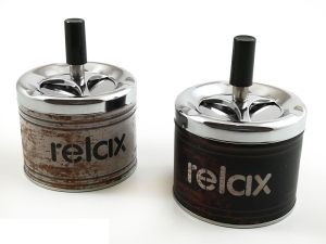 Σταχτοδοχείο 'Relax' Μέταλλο Φ9.5x11cm Σε 2 Σχέδια