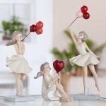 Φιγούρα Γυναίκα Πολυ Κρεμ/Κόκκινο 3Τμχ 6.5x9.5x23.5cm